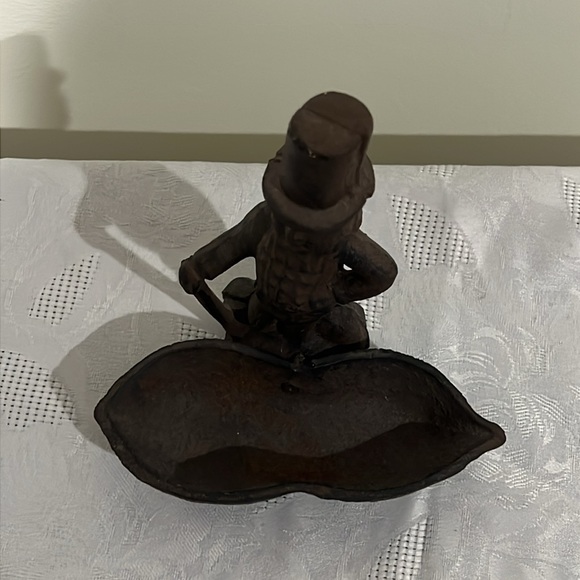 Mr. Peanut Nut Holder Vintage Cast Iron Barware Peanut Dish-price is for ONE! - Picture 4 of 11